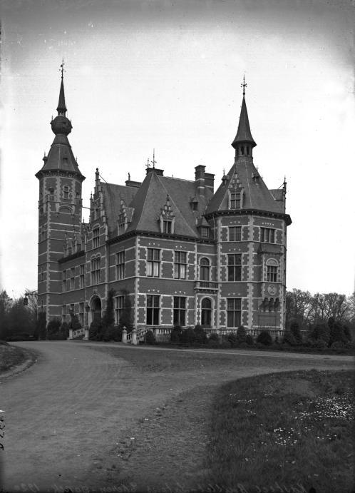 Chateau à Latour